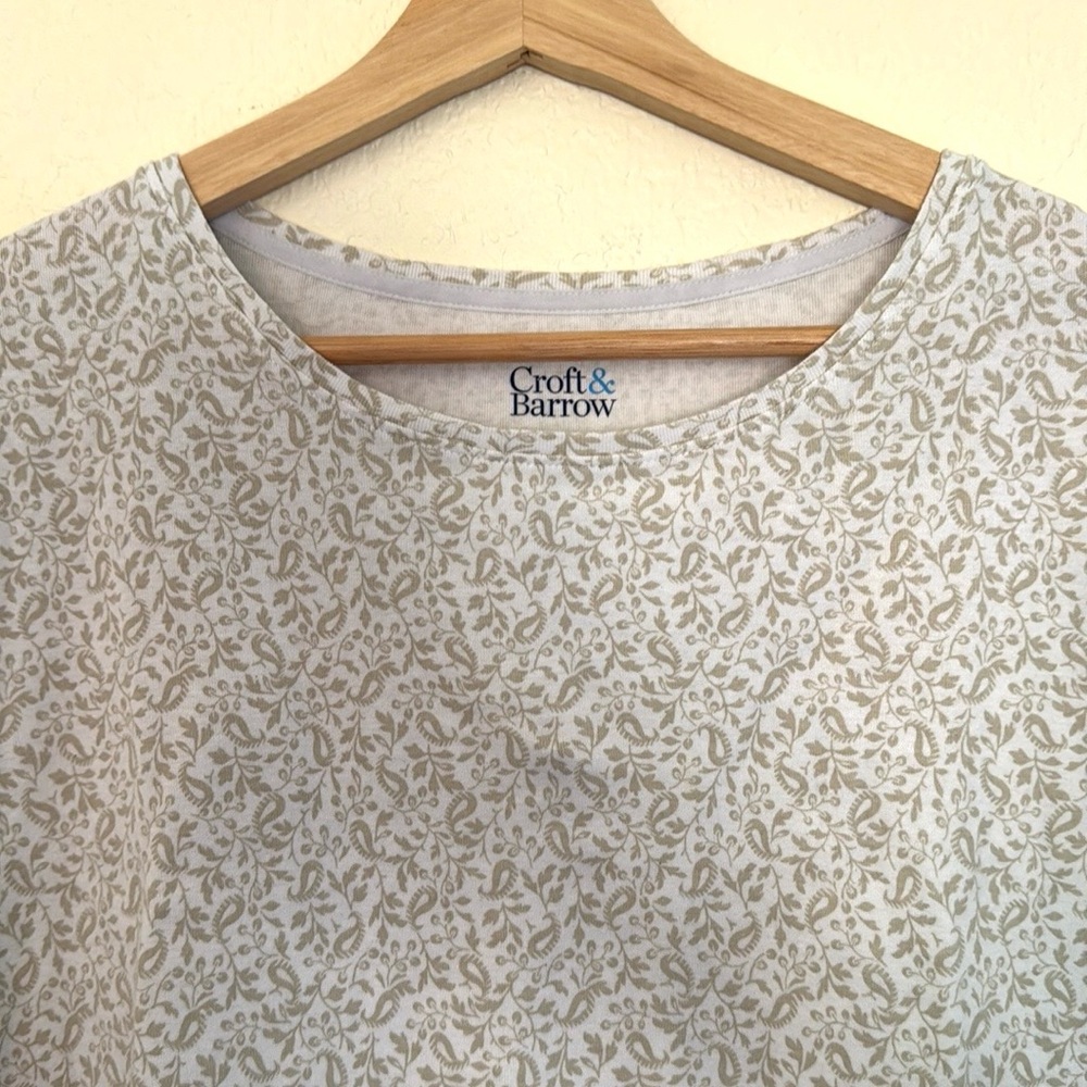 Croft $ Barrow Knot Sisters Cream Patterned Women's Top.